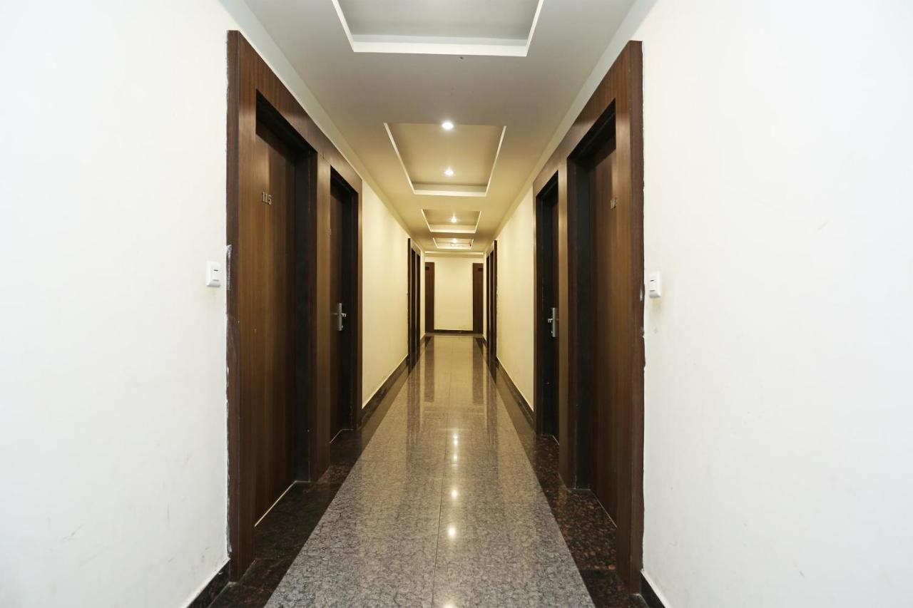 Capital O 3600 Hotel Royal Windsor Kāthgodām Exterior foto